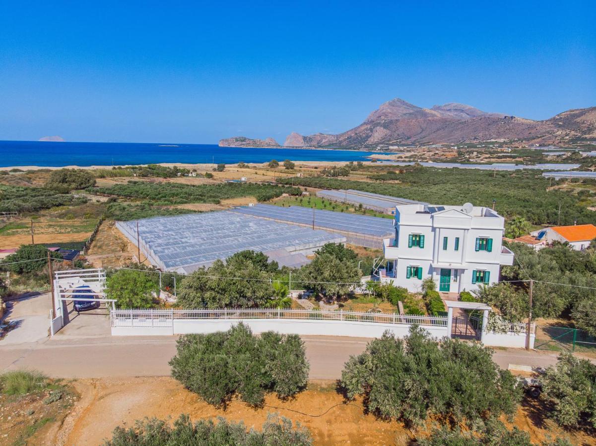Smaragdi Villa *