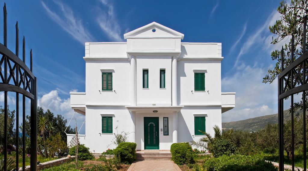 Smaragdi Villa